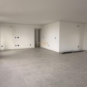 Apartamento com 186m², 3 dormitórios, 3 suítes, 2 vagas no Edifício L'ART em Torres para Comprar