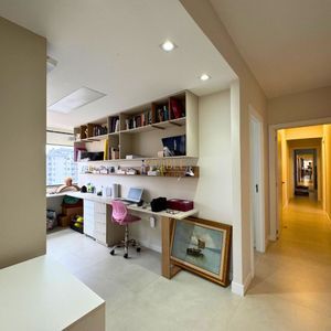 Apartamento com 161m², 4 dormitórios, 4 suítes, 2 vagas no Mare Blu em Torres para Comprar