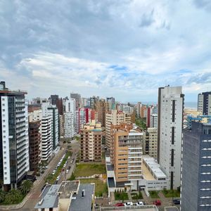 Apartamento com 50m², 1 dormitório, 1 suíte, 2 vagas no Maui Residencial em Torres para Comprar