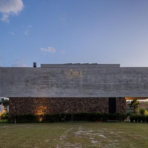 Casa de Condomínio com 244m², 4 dormitórios, 4 suítes, 2 vagas no Condomínio Ilhas Park em Torres para Comprar