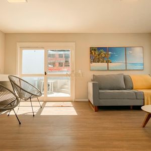 Duplex com 330m², 4 dormitórios, 1 suíte, 2 vagas no Marimar em Torres para Comprar