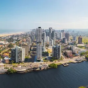 Cobertura com 465m², 4 dormitórios, 4 suítes, 2 vagas no Legend em Torres para Comprar