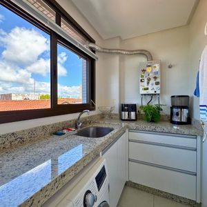 Cobertura com 180m², 3 dormitórios, 1 suíte, 2 vagas no Giverny em Torres para Comprar