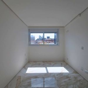 Apartamento com 79m², 2 dormitórios, 1 suíte, 1 vaga no La Vistara em Torres para Comprar