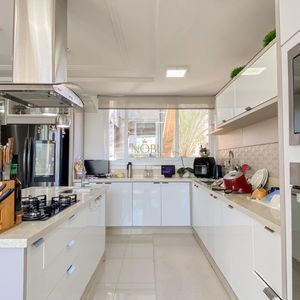 Casa de Condomínio com 450m², 4 dormitórios, 4 suítes, 4 vagas no Reserva das Águas em Torres para Comprar