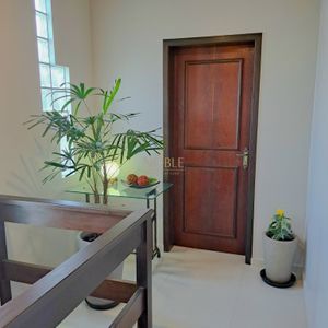 Sobrado com 330m², 3 dormitórios, 1 suíte, 5 vagas no bairro Centenário em Torres para Comprar