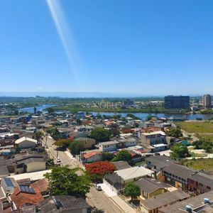 Apartamento com 82m², 2 dormitórios, 2 suítes, 2 vagas no Punta Del Sole em Torres para Comprar