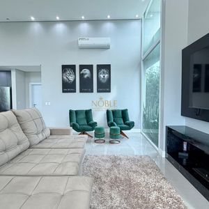 Casa de Condomínio com 293m², 3 dormitórios, 3 suítes, 2 vagas no Ocean Side em Torres para Comprar