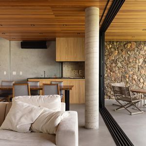 Casa de Condomínio com 244m², 4 dormitórios, 4 suítes, 2 vagas no Condomínio Ilhas Park em Torres para Comprar