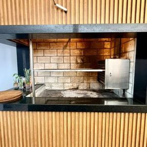 Casa com 228m², 3 dormitórios, 1 suíte, 2 vagas no bairro Stan em Torres para Comprar