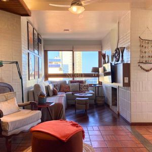 Apartamento com 102m², 2 dormitórios, 1 suíte, 1 vaga no La Tour em Torres para Comprar