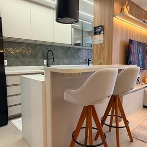 Apartamento com 76m², 2 dormitórios, 2 suítes, 1 vaga no Rosa dos Ventos em Torres para Comprar