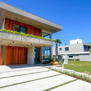 Casa de Condomínio com 360m², 4 dormitórios, 4 suítes, 2 vagas no Condomínio Ilhas Park em Torres para Comprar