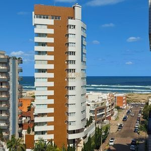 Apartamento com 104m², 2 dormitórios, 1 suíte, 1 vaga no Morada de Torres em Torres para Comprar