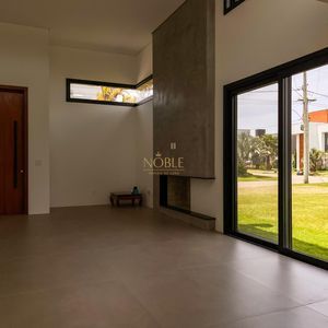 Casa de Condomínio com 225m², 3 dormitórios, 3 suítes, 2 vagas no Reserva das Águas em Torres para Comprar