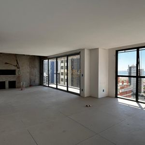 Apartamento com 196m², 3 dormitórios, 3 suítes, 3 vagas no Vanguard em Torres para Comprar