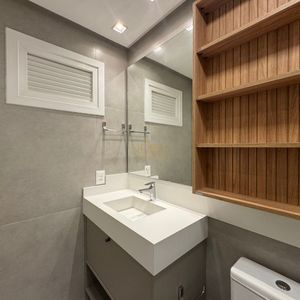 Apartamento com 102m², 3 dormitórios, 1 suíte, 2 vagas no Maui Residencial em Torres para Comprar