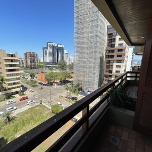 Apartamento com 200m², 4 dormitórios, 4 suítes, 1 vaga no Piazza del Mare em Torres para Comprar