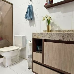 Casa com 145m², 3 dormitórios, 1 suíte, 2 vagas no bairro Igra Sul em Torres para Comprar