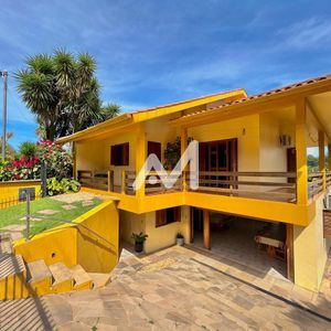 Casa com 183m² e 3 dormitórios no bairro Universitário em Lajeado para Comprar