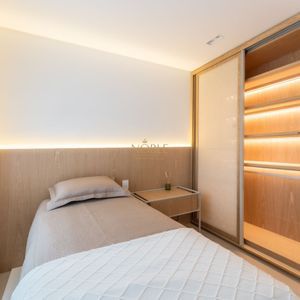 Apartamento com 109m², 3 dormitórios, 1 suíte, 2 vagas no San Pietro em Torres para Comprar