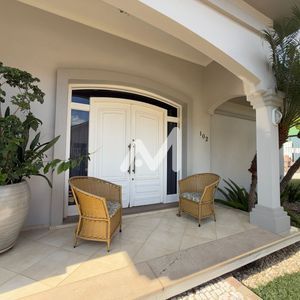Casa com 229m² e 5 dormitórios no bairro Universitário em Lajeado para Comprar