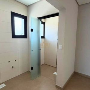 Casa com 215m², 3 dormitórios, 1 suíte, 2 vagas no bairro Morada das Palmeiras em Torres para Comprar