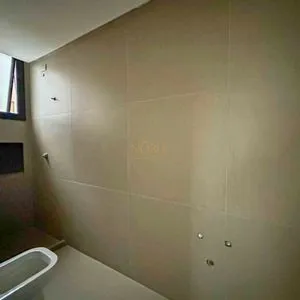 Apartamento com 97m², 2 dormitórios, 2 suítes, 2 vagas no Praça Quatro em Torres para Comprar