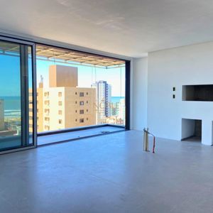Apartamento com 200m², 3 dormitórios, 3 suítes, 3 vagas no Vanguard em Torres para Comprar