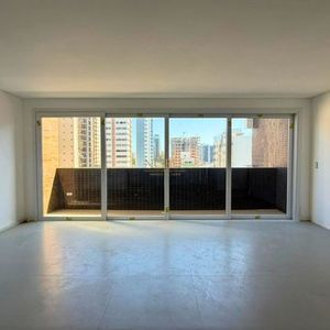 Apartamento com 98m², 2 dormitórios, 2 suítes no Punta Del Sole em Torres para Comprar