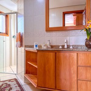 Apartamento com 161m², 3 dormitórios, 1 suíte, 1 vaga no Parliluad em Torres para Comprar