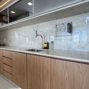 Apartamento com 92m², 2 dormitórios, 1 suíte, 2 vagas no Più Belle Residencial em Torres para Comprar