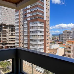 Apartamento com 153m², 4 dormitórios, 1 suíte, 1 vaga no Monte Carlo em Torres para Comprar