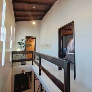 Sobrado com 330m², 3 dormitórios, 1 suíte, 5 vagas no bairro Centenário em Torres para Comprar