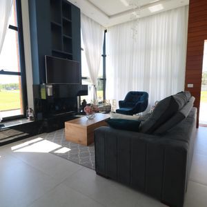 Casa de Condomínio com 262m², 3 dormitórios, 1 suíte, 2 vagas no Reserva das Águas em Torres para Comprar