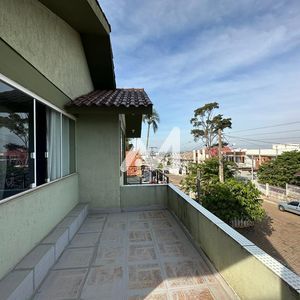 Casa com 324m² e 4 dormitórios no bairro Montanha em Lajeado para Comprar