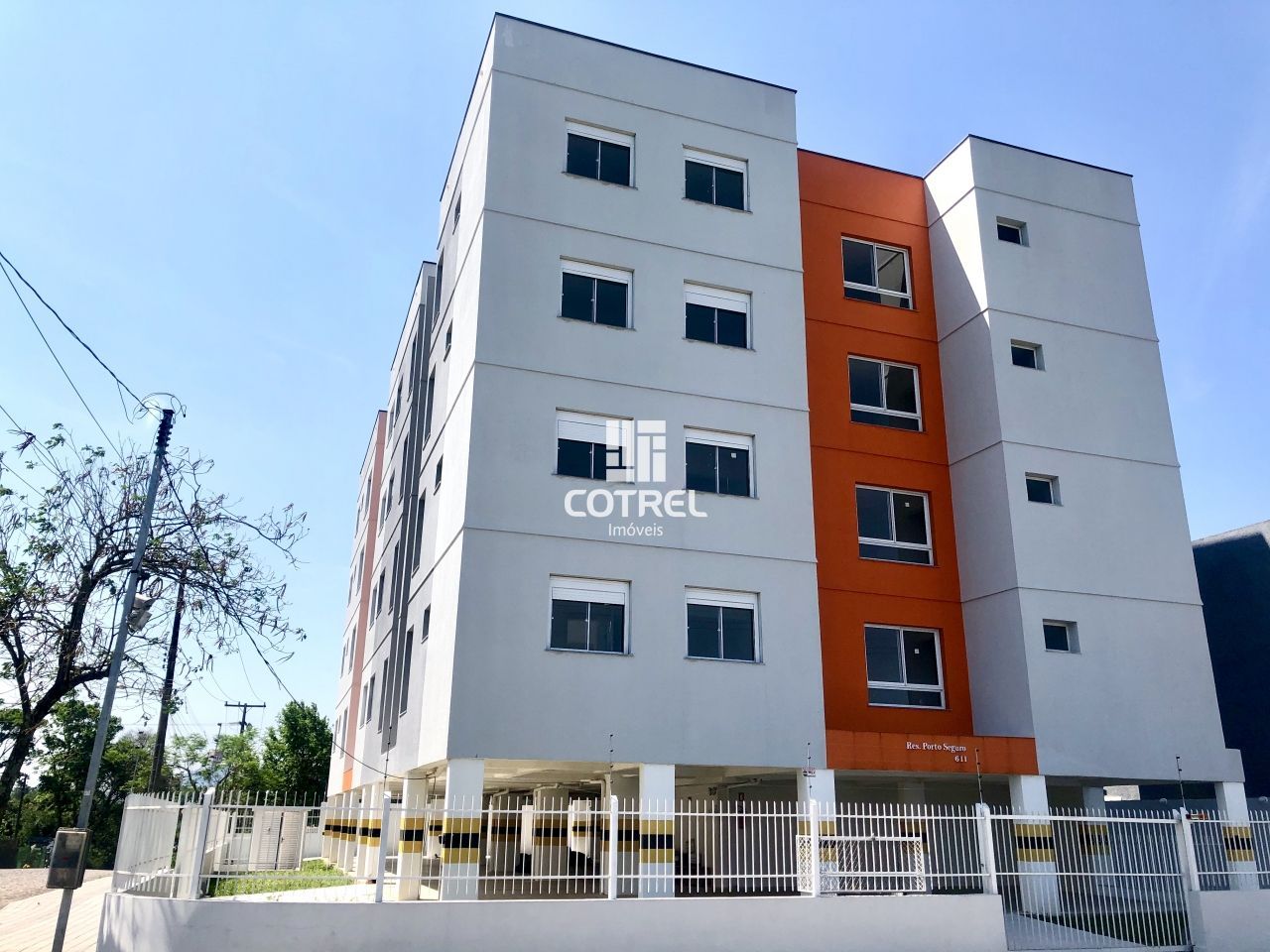 Apartamento 2 dormitórios e 1 vaga de garagem no Bairro Lorenzi localizado na ci