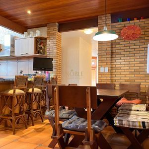 Casa, 4 dormitórios, 2 suítes, 3 vagas no bairro Praia Grande em Torres para Comprar