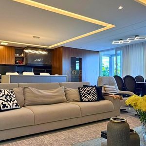 Casa com 265m², 3 dormitórios, 3 suítes, 2 vagas no Condomínio Ilhas Park em Torres para Comprar