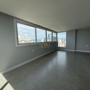 Apartamento com 77m², 2 dormitórios, 1 suíte, 1 vaga no Maui Residencial em Torres para Comprar