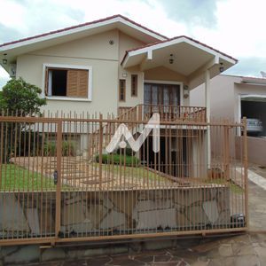 Casa com 219m² e 3 dormitórios no bairro Carneiros em Lajeado para Comprar