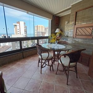 Apartamento com 142m², 3 dormitórios, 1 suíte, 2 vagas no Torre de La Cité em Torres para Comprar