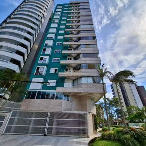 Apartamento com 98m², 3 dormitórios, 1 suíte, 3 vagas no Metropolitan em Torres para Comprar