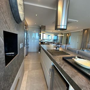 Apartamento com 94m², 2 dormitórios, 2 suítes, 2 vagas no Dall'acqua em Torres para Comprar