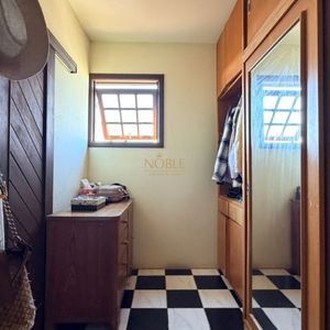 Casa, 6 dormitórios, 1 suíte, 4 vagas no bairro Stan em Torres para Comprar