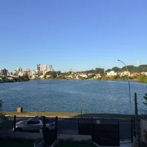 Casa com 243m², 4 dormitórios, 1 suíte, 2 vagas no bairro Stan em Torres para Comprar