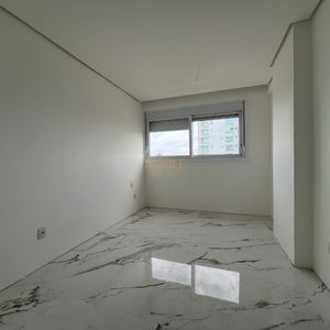 Apartamento com 120m², 3 dormitórios, 3 suítes, 2 vagas no La Vistara em Torres para Comprar