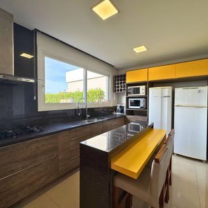 Casa de Condomínio com 187m², 3 dormitórios, 1 suíte, 4 vagas no Reserva das Águas em Torres para Comprar