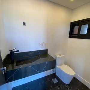 Casa de Condomínio com 275m², 3 dormitórios, 3 suítes, 2 vagas no Ocean Side em Torres para Comprar