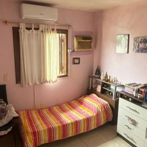 Casa com 130m², 4 dormitórios, 4 vagas no bairro Getúlio Vargas em Torres para Comprar